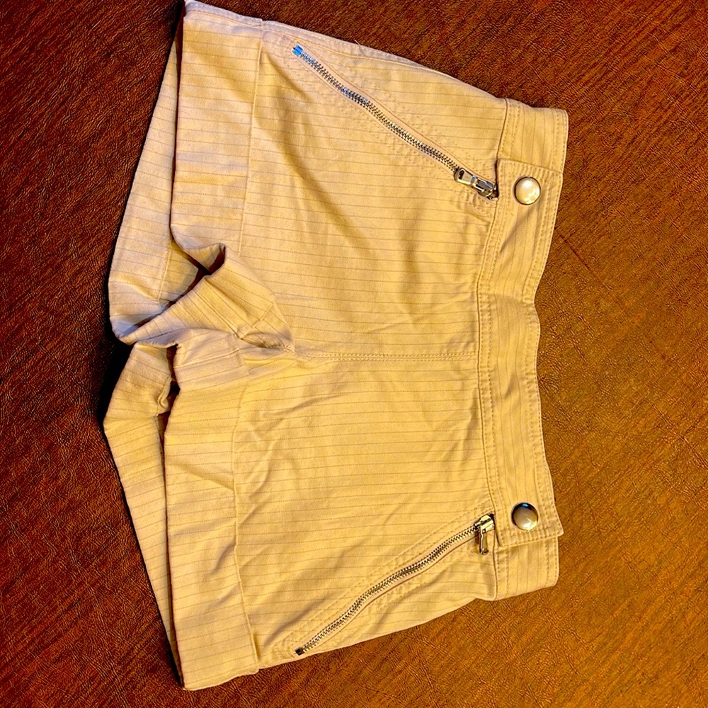 Marc by Marc Jacobs high-waisted nude with blue pinstriped shorts - size 0